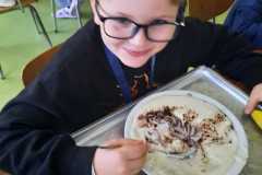 V jídelně nám chutná